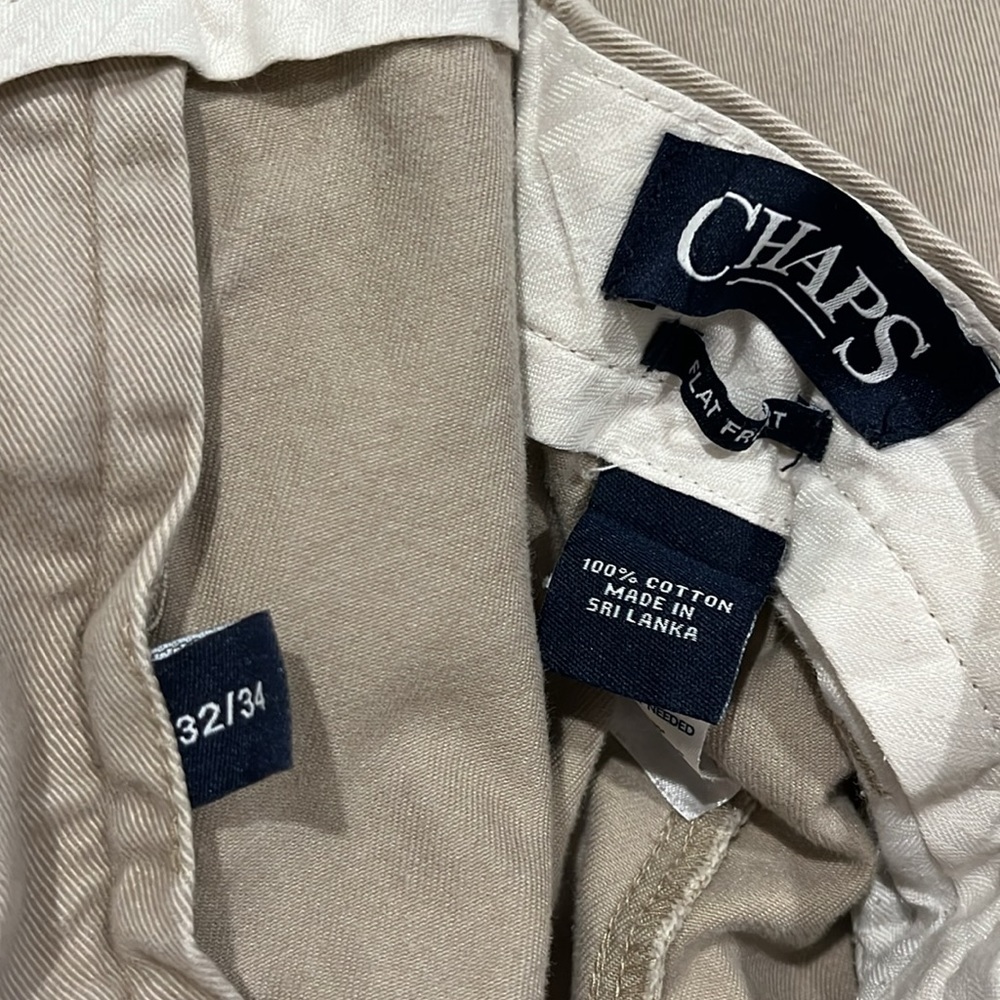 Men’s Chaps flat front khakis. - Picture 4 of 4